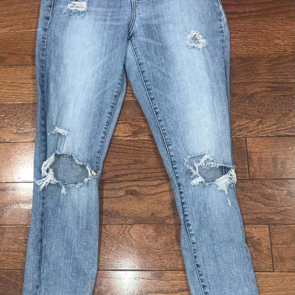 Garage Women’s Ultra High Rise Distressed‎ Skinny Jeans Size 9